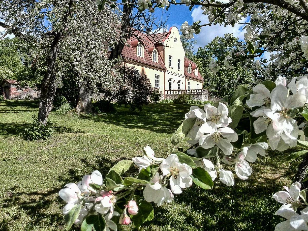 Готель Maras Manor Turlava Екстер'єр фото