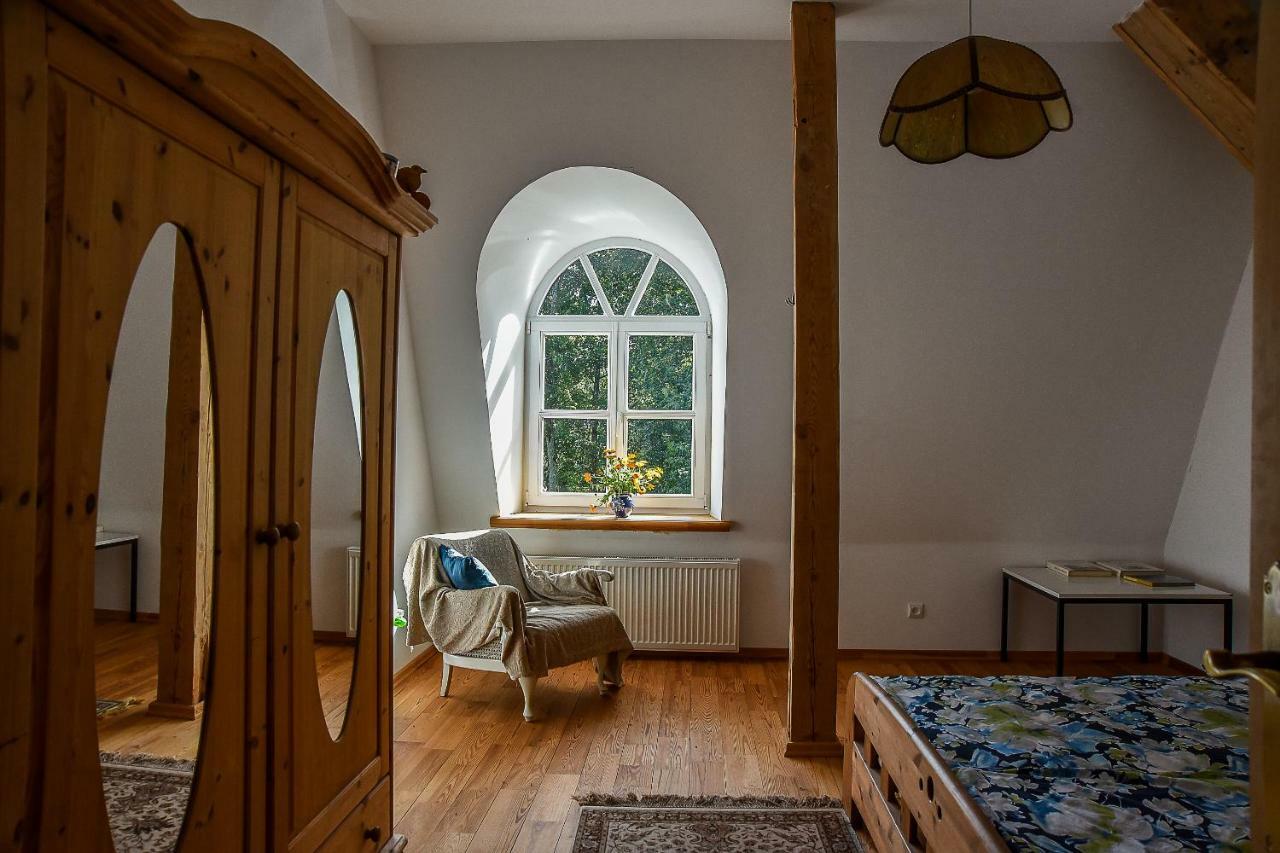 Готель Maras Manor Turlava Екстер'єр фото
